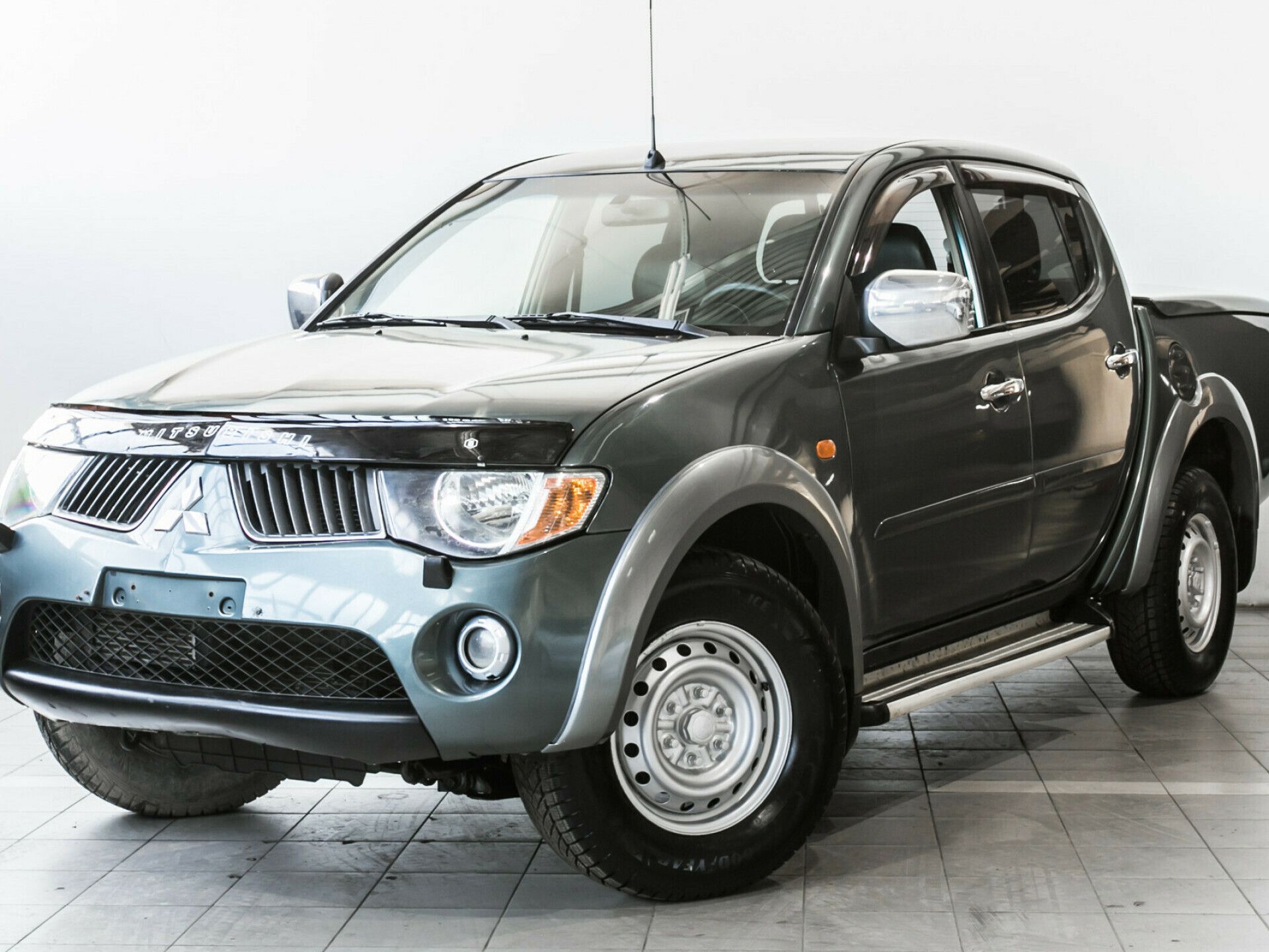 L200